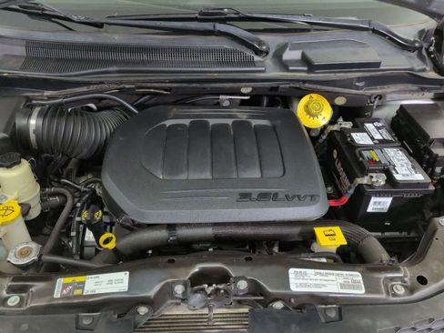 Used 2019 Dodge Grand Caravan SXT w/ Driver Convenience Group image 14