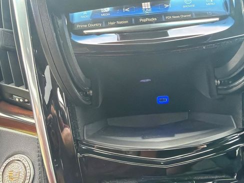 Used 2018 Cadillac Escalade Premium Luxury AWD/4WD image 22
