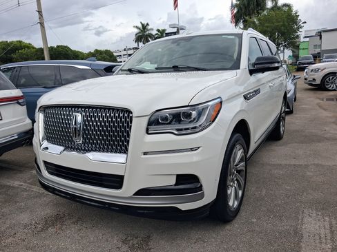 Certified 2023 Lincoln Navigator Reserve RWD image 2