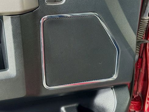 Used 2019 Ford F150 Platinum w/ Equipment Group 701A Luxury AWD/4WD image 19