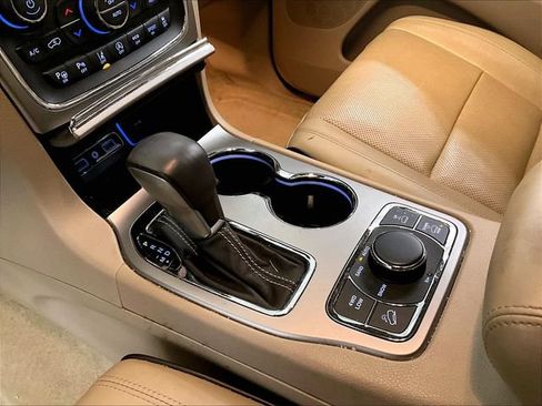 Used 2018 Jeep Grand Cherokee Overland AWD/4WD image 17