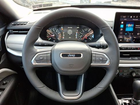 New 2026 Jeep Compass Limited image 13