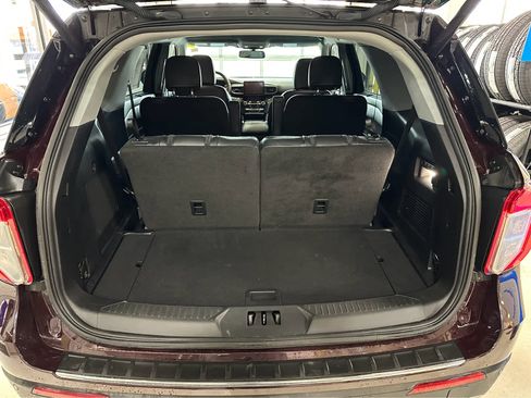 Used 2023 Ford Explorer Limited w/ Equipment Group 301A image 10
