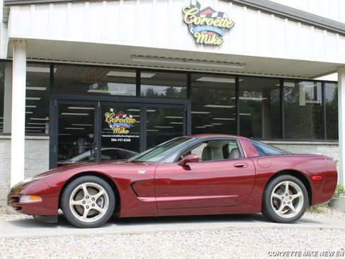 Used 2003 Chevrolet Corvette 50th Anniversary Edition w/ Preferred Equipment Group image 3