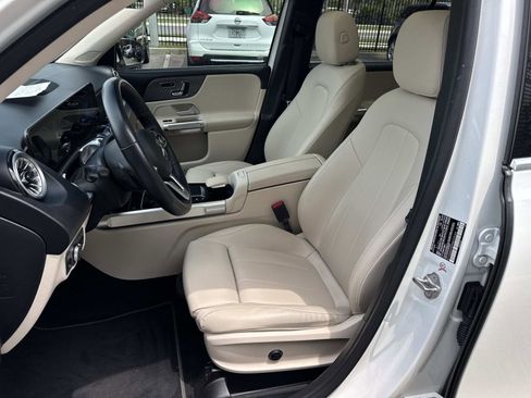 Used 2022 Mercedes-Benz GLB 250 4MATIC w/ Premium Package Lite image 22