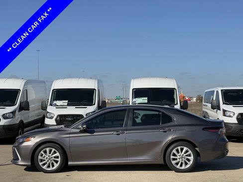 Used 2023 Toyota Camry LE image 3