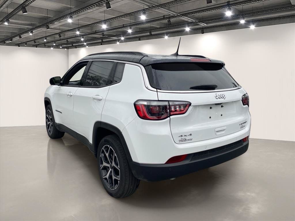 Certified 2025 Jeep Compass Limited AWD/4WD image 5