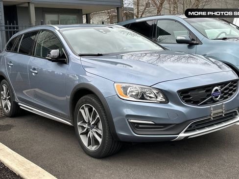 Used 2017 Volvo V60 T5 Cross Country w/ Convenience Package image 1
