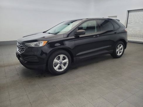 Used 2020 Ford Edge SE image 2