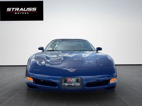 Used 2004 Chevrolet Corvette Coupe w/ Preferred Equipment Group image 3