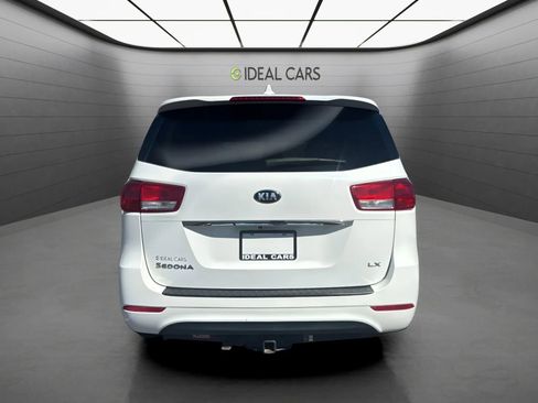 Used 2017 Kia Sedona LX FWD image 6