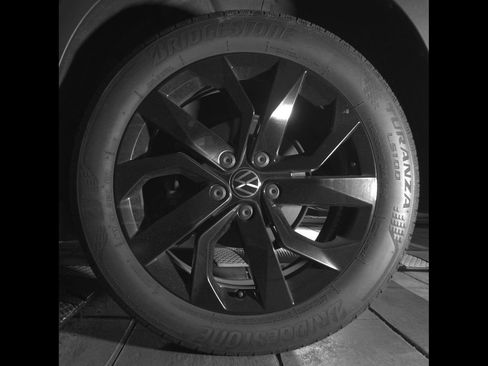 Certified 2023 Volkswagen Taos SE AWD/4WD image 14
