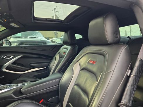 Used 2020 Chevrolet Camaro SS image 30