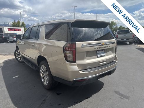 Used 2022 Chevrolet Suburban Premier AWD/4WD image 5