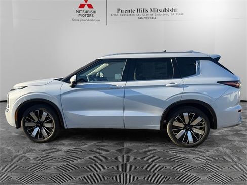 New 2026 Mitsubishi Outlander SEL image 8