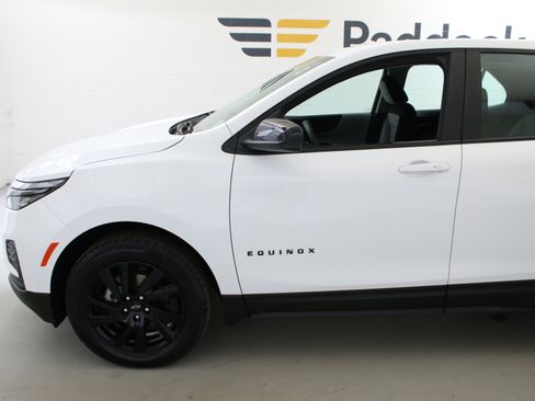 Used 2023 Chevrolet Equinox LS w/ Midnight Edition image 5