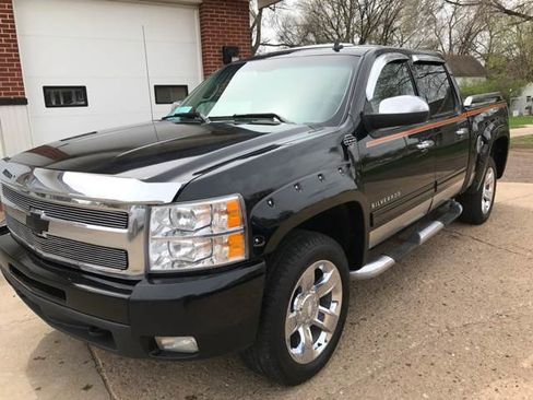 Used 2011 Chevrolet Silverado 1500 LTZ image 2