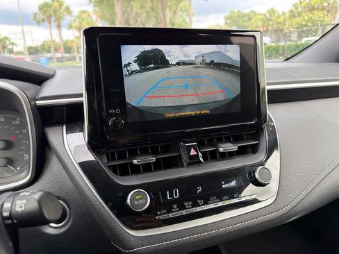 Used 2024 Toyota Corolla SE FWD image 11