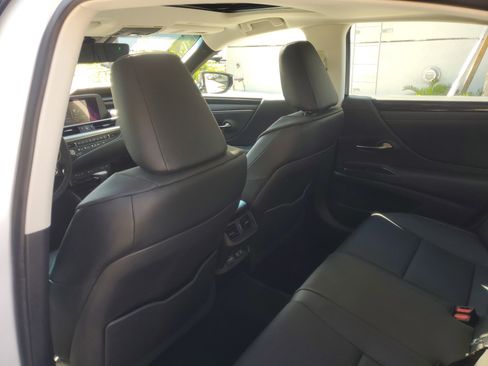 Used 2021 Lexus ES 350 w/ Premium Package image 12