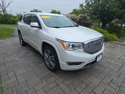 Used 2018 GMC Acadia Denali w/ Technology Package AWD/4WD image 11
