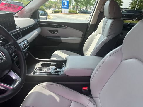 Certified 2025 Honda Pilot EX-L image 14