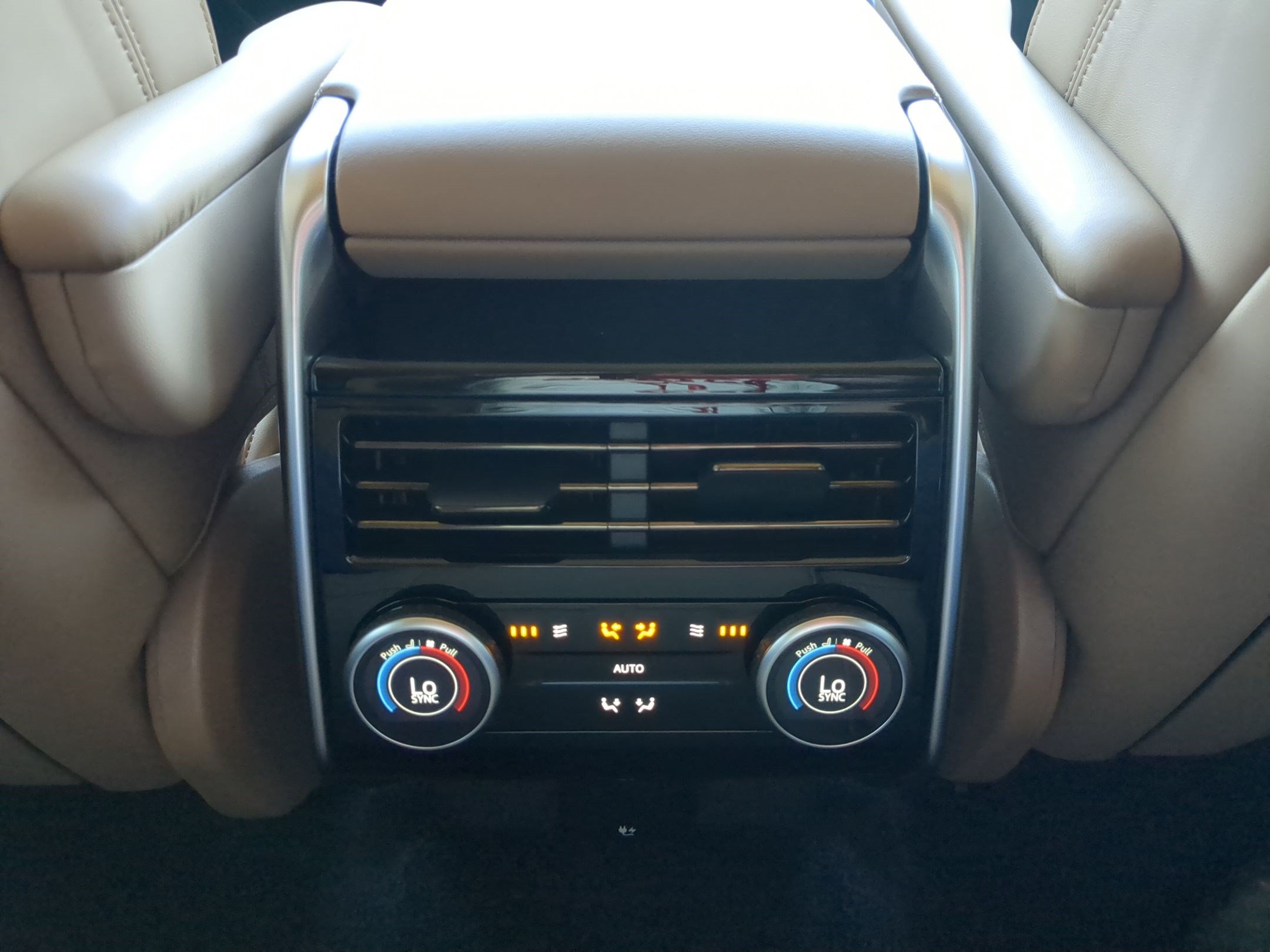 New 2027 Land Rover Range Rover SE AWD/4WD image 27
