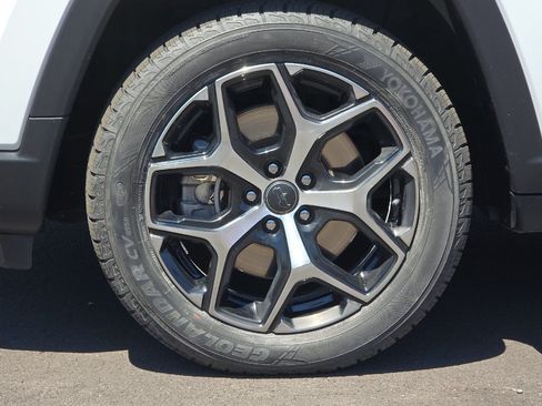 Used 2025 Jeep Compass Limited AWD/4WD image 34
