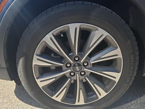 Used 2022 Lincoln Corsair Reserve w/ Equipment Group 201A image 5