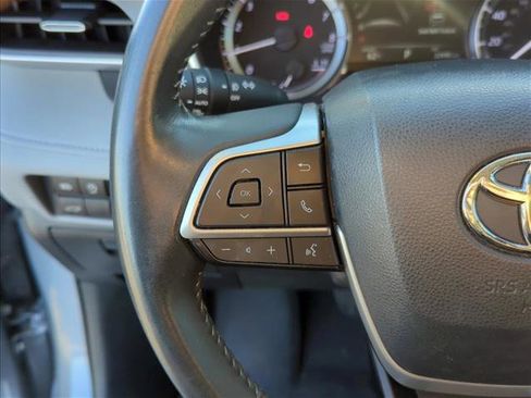 Certified 2023 Toyota Highlander XLE image 13