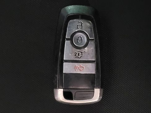 Used 2020 Ford Explorer XLT RWD image 32