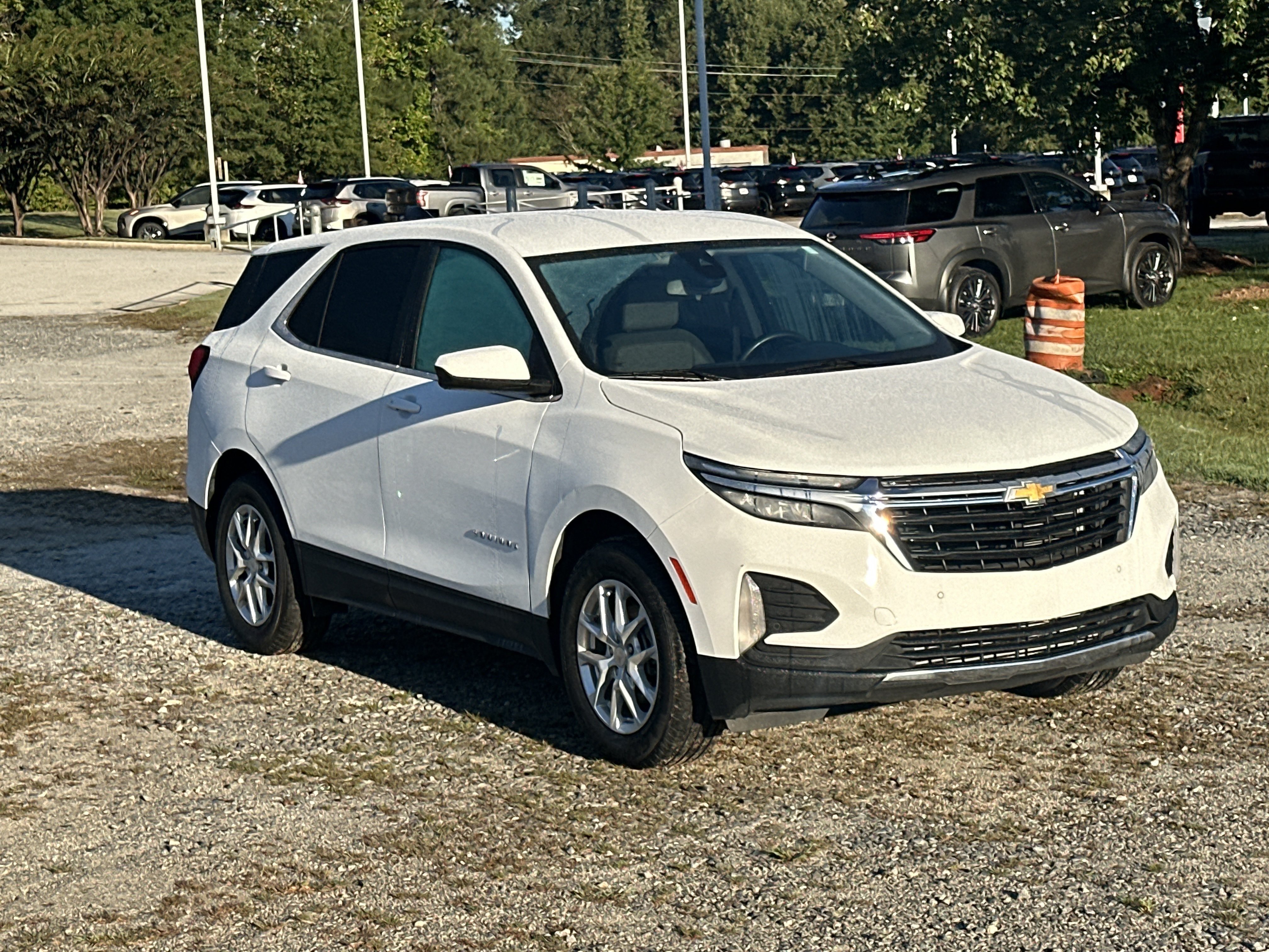 Used 2024 Chevrolet Equinox LT AWD/4WD image 3