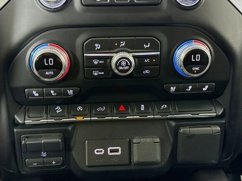 Used 2021 GMC Sierra 1500 SLT w/ SLT Convenience Package image 16