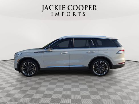 Used 2023 Lincoln Aviator Reserve w/ Equipment Group 201A AWD/4WD image 8