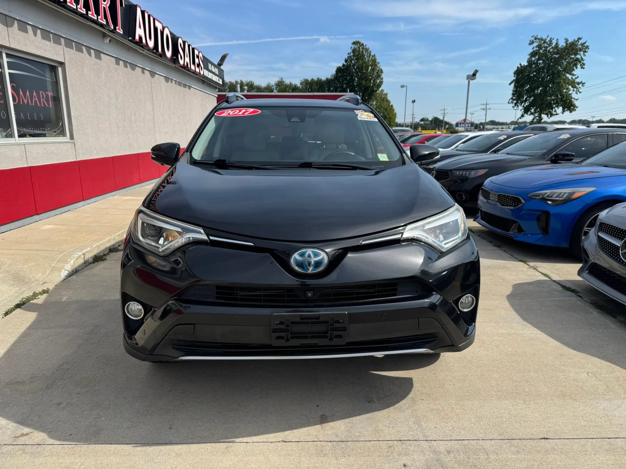 Used 2017 Toyota RAV4 Limited w/ Advanced Technology Package AWD/4WD image 2