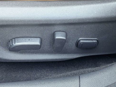 Used 2025 Nissan Sentra SV w/ SV Premium Package FWD image 19