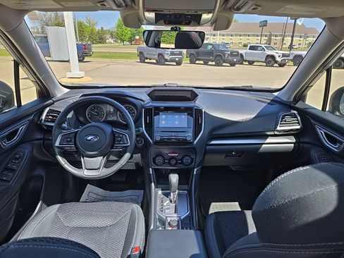 Used 2021 Subaru Forester Premium AWD/4WD image 16