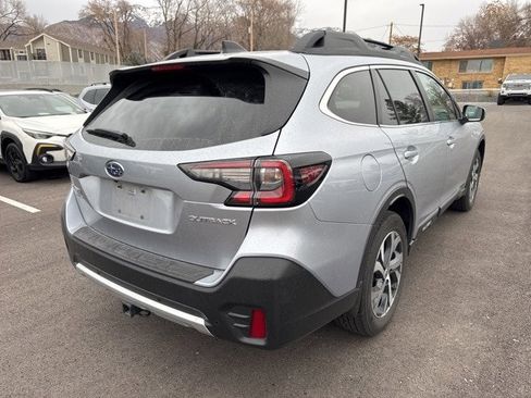 Used 2022 Subaru Outback Limited image 3