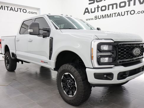 Used 2025 Ford F250 XLT w/ Black Appearance Package AWD/4WD image 2