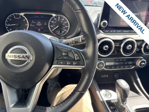 Used 2022 Nissan Sentra SR w/ SR Premium Package image 21