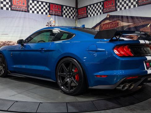 Used 2020 Ford Mustang Shelby GT500 w/ Carbon Fiber Track Pack RWD image 7