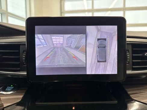 Used 2021 Ford Explorer Limited w/ Equipment Group 301A image 25