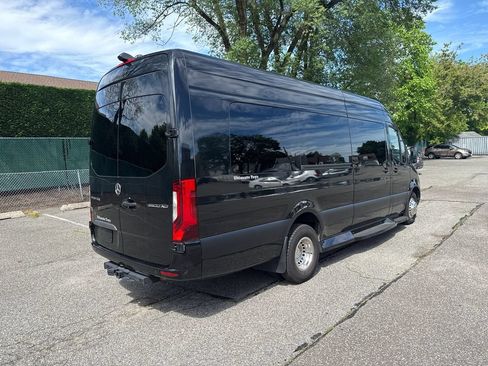 Used 2023 Mercedes-Benz Sprinter 3500 image 7