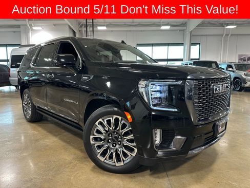 Used 2024 GMC Yukon Denali Ultimate AWD/4WD image 1