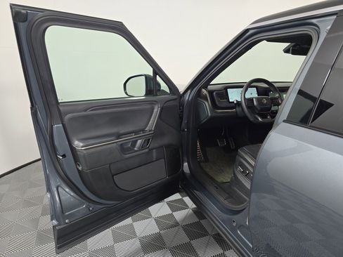 Used 2024 Rivian R1S Adventure AWD/4WD image 17