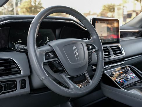 Used 2018 Lincoln Navigator Reserve w/ Technology Package image 20