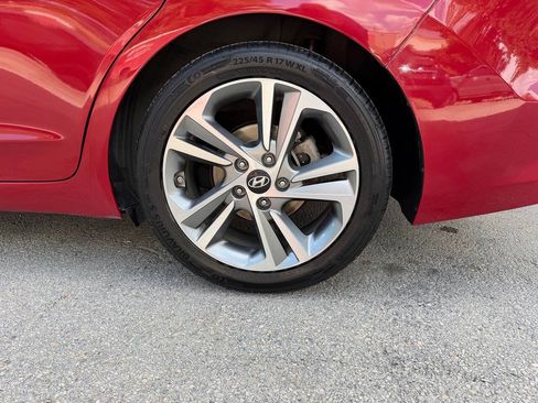 Used 2017 Hyundai Elantra Limited FWD image 36