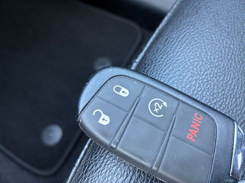 Used 2025 Jeep Compass Limited AWD/4WD image 25