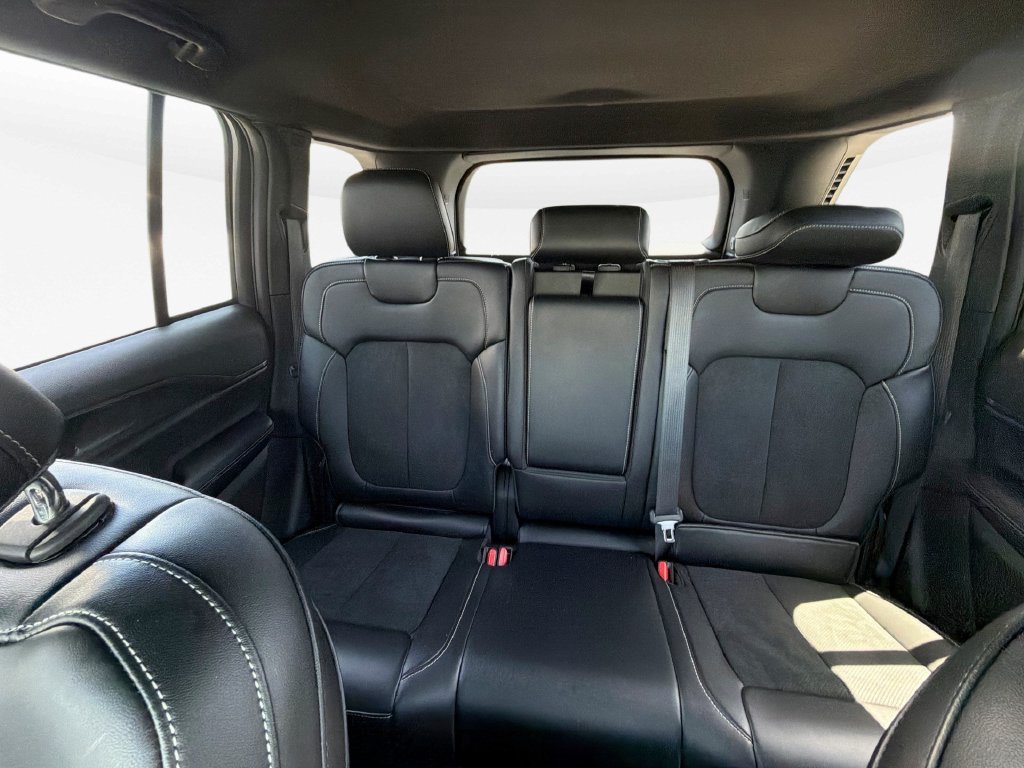 Used 2025 Jeep Grand Cherokee Altitude RWD image 26