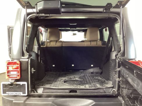 Used 2015 Jeep Wrangler Unlimited Rubicon w/ Dual Top Group image 28