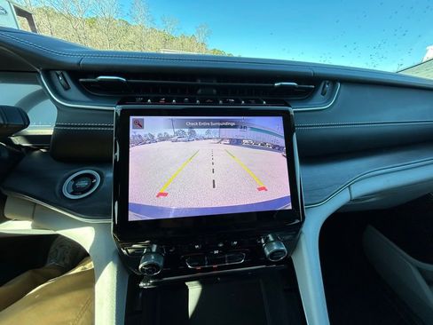 Used 2021 Jeep Grand Cherokee L Overland w/ Luxury Tech Group IV image 41